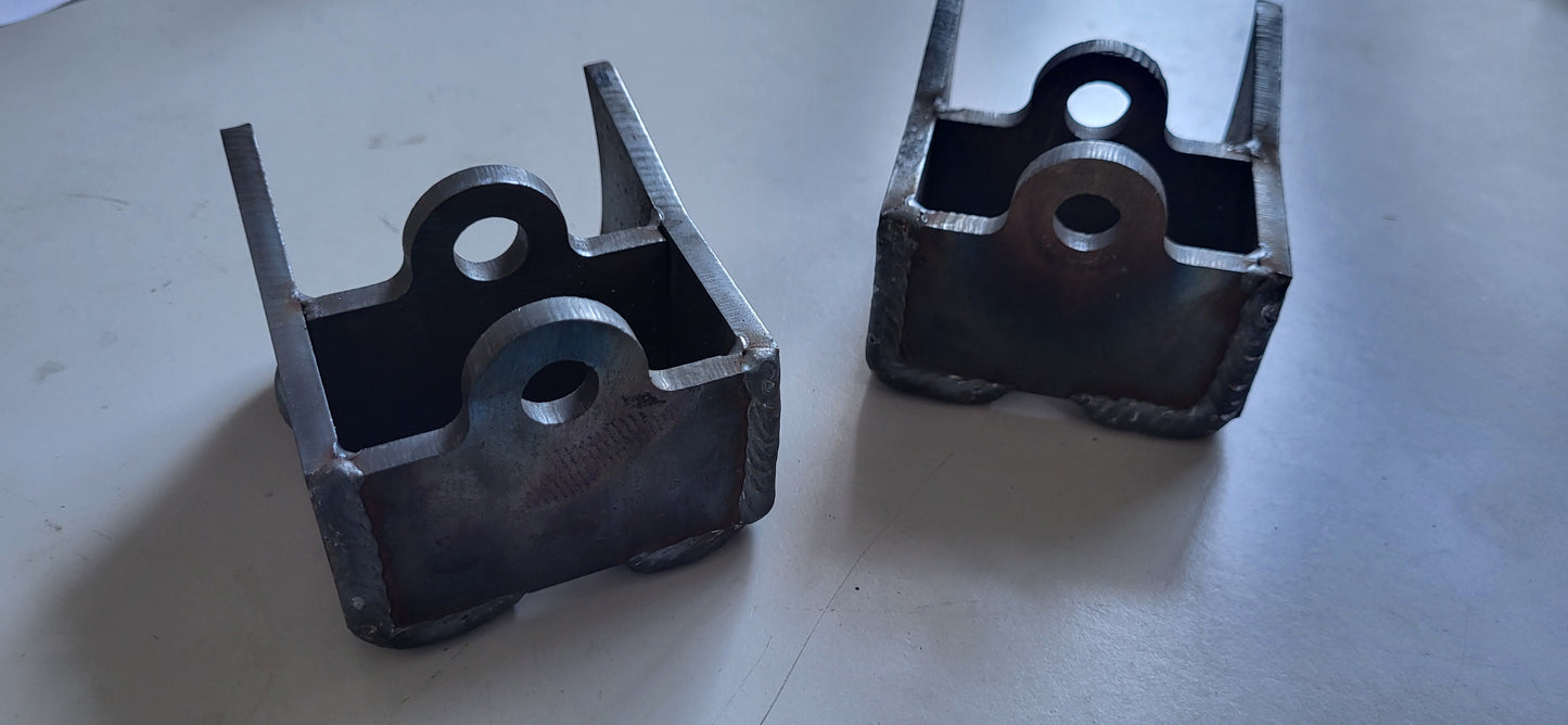 Axle Side Shock & Coilover Mount Brackets – 1/2” Bolt Hole, 3.5” Axle Tube